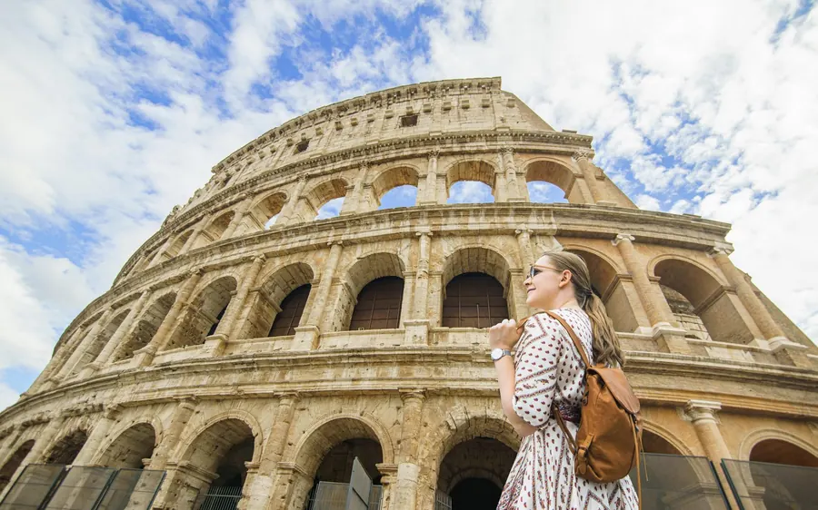 La Basilica di San Pietro e il colonnato in Vaticano, Roma